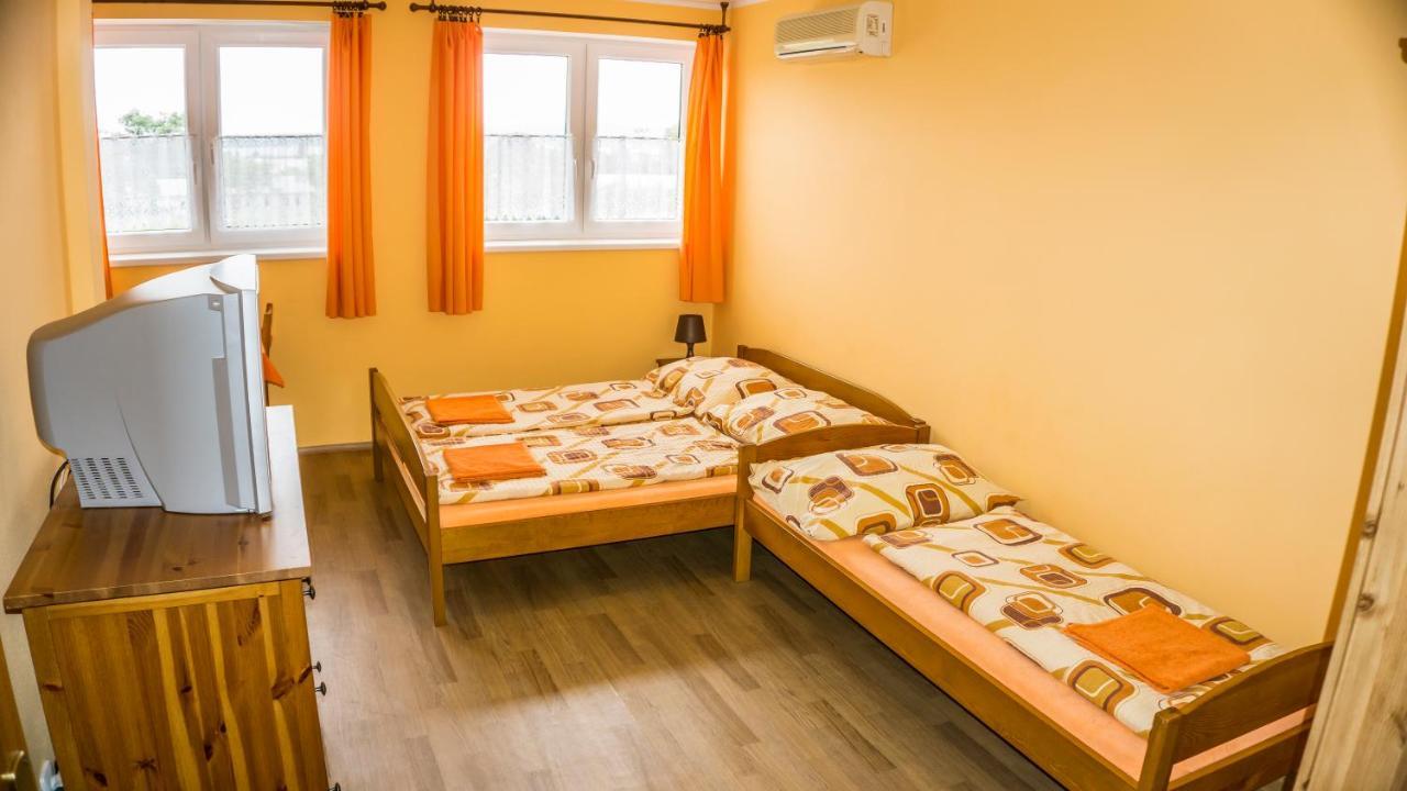 Penzion S Restauraci Na Furhaple Šakvice Kültér fotó