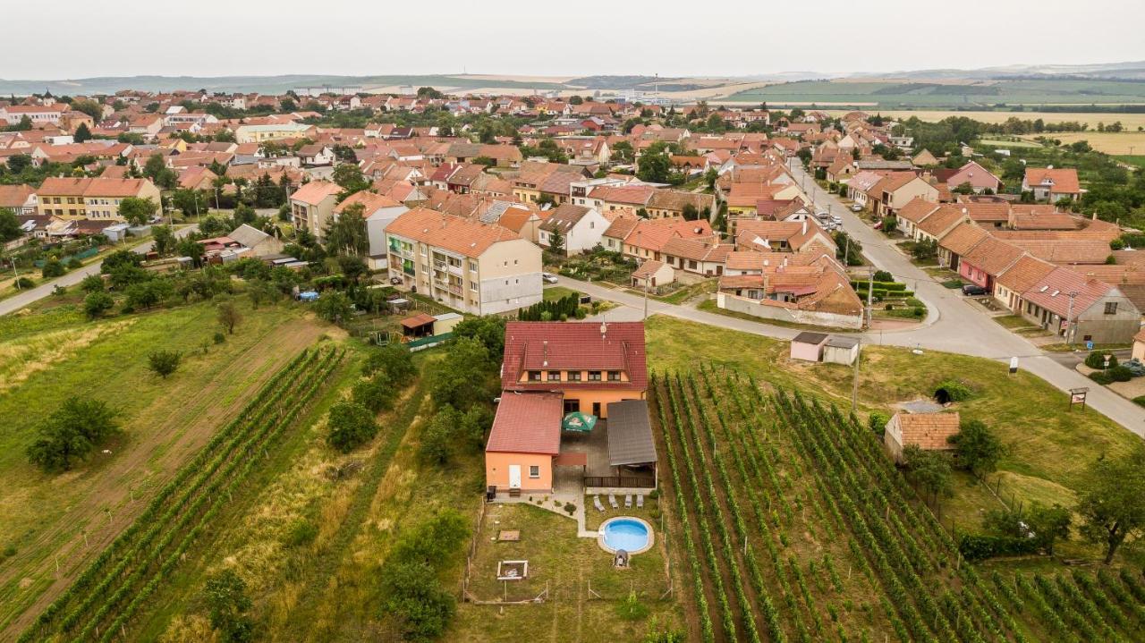 Penzion S Restauraci Na Furhaple Šakvice Kültér fotó